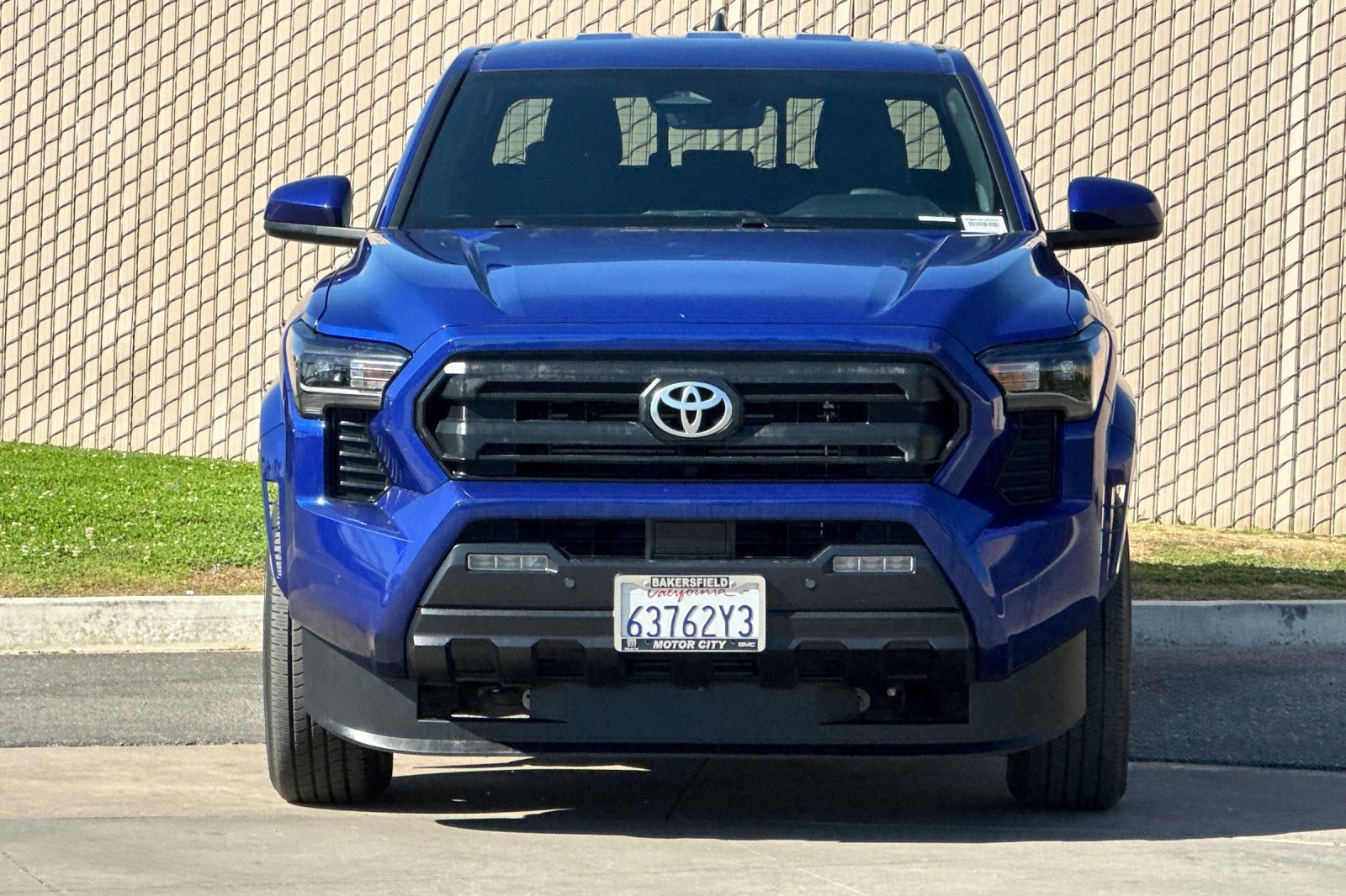 Used 2024 Toyota Tacoma SR5 AWD/4WD image 9