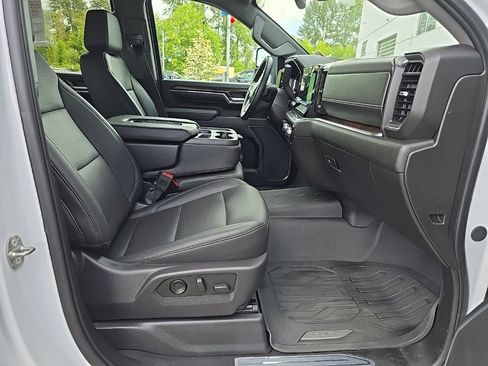 Used 2024 GMC Sierra 3500 SLT image 29