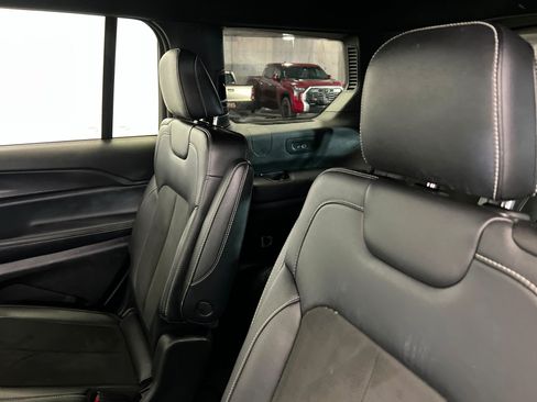 Used 2023 Jeep Grand Cherokee L Laredo AWD/4WD image 21