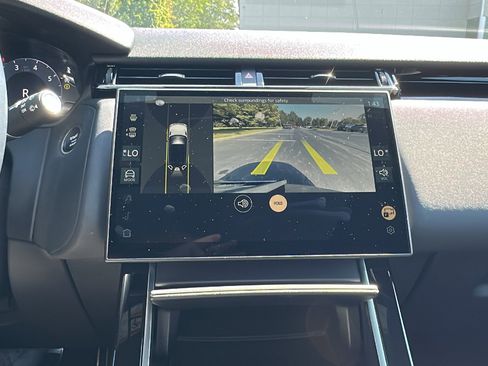 Used 2025 Land Rover Range Rover Velar Dynamic SE image 19