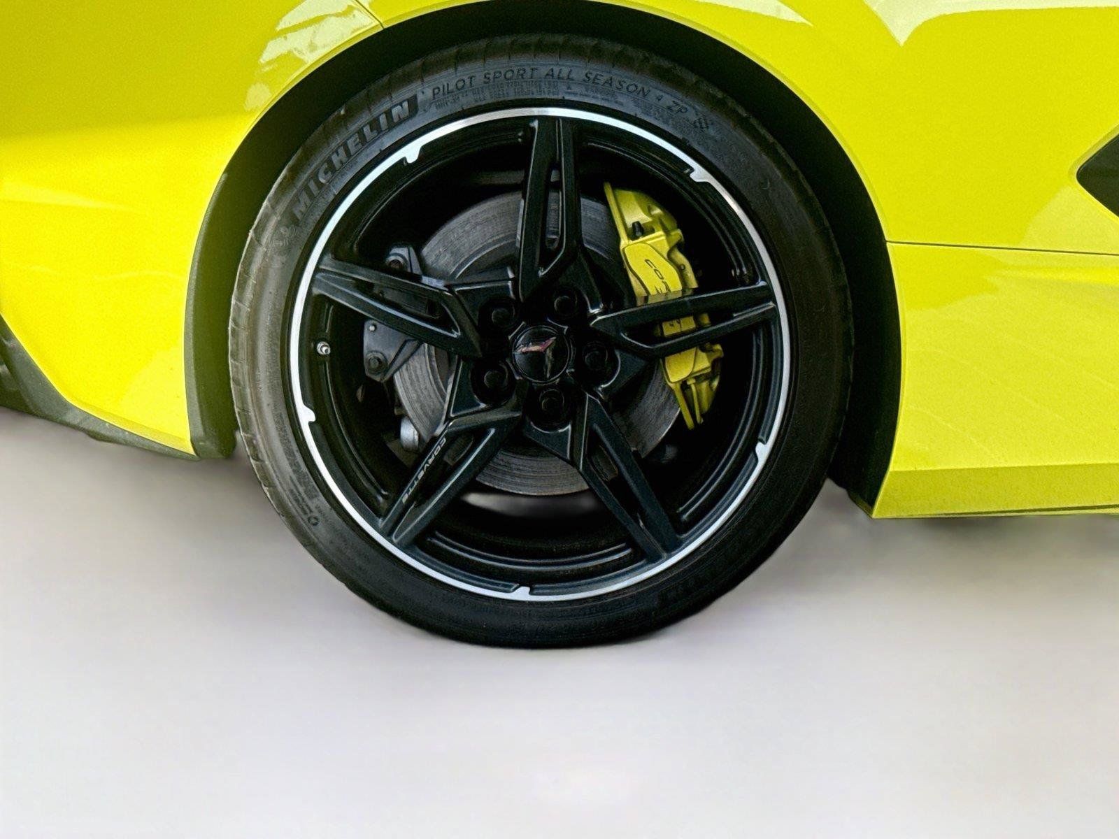 Used 2024 Chevrolet Corvette Stingray Preferred Conv w/ Z51 Performance Package RWD image 31