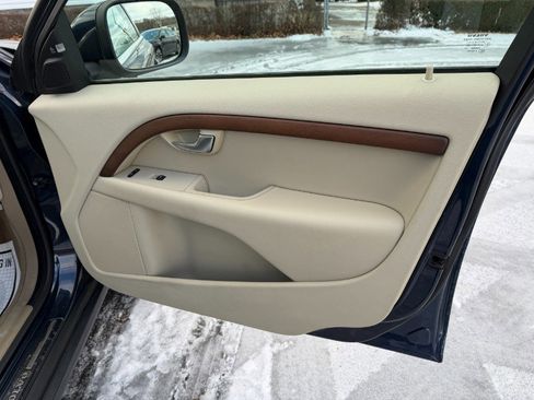 Used 2010 Volvo XC70 3.2 image 16