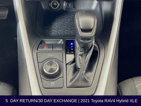Used 2021 Toyota RAV4 XLE AWD/4WD image 21