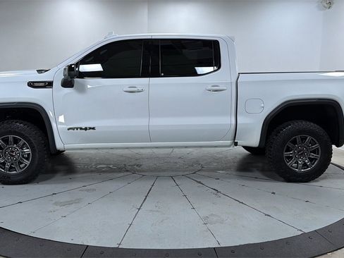 Used 2024 GMC Sierra 1500 AT4X image 8