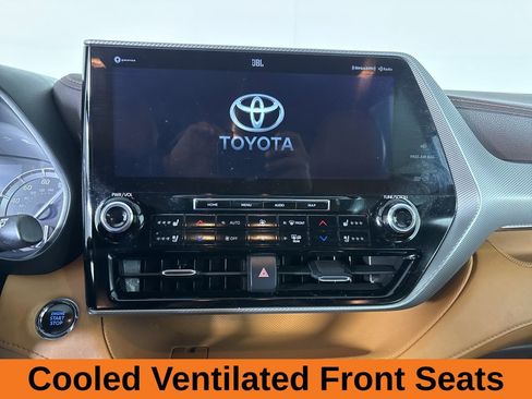 Used 2022 Toyota Highlander Platinum image 18