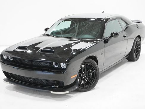 Used 2023 Dodge Challenger SRT Hellcat image 2