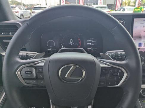 Used 2025 Lexus GX 550 AWD/4WD image 11
