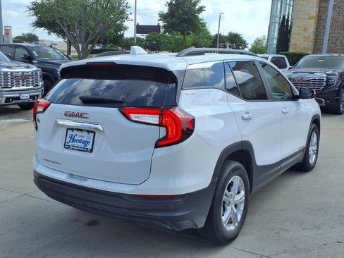 Used 2022 GMC Terrain SLE w/ Driver Convenience Package FWD image 3