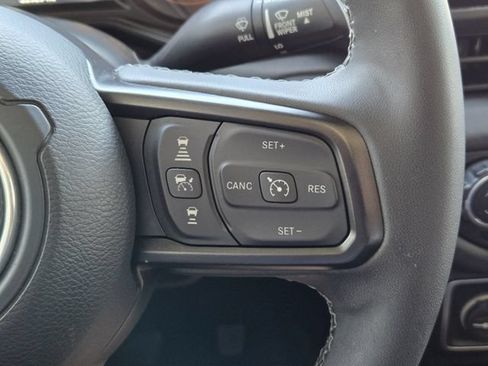 Certified 2025 Jeep Gladiator Sport AWD/4WD image 36
