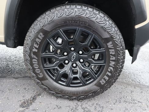 Used 2023 Chevrolet Colorado Trail Boss w/ LPO, Flex Utility Package image 32