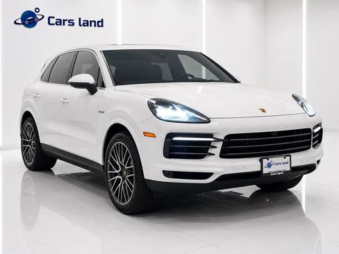 Used 2022 Porsche Cayenne E-Hybrid w/ Premium Package AWD/4WD image 1