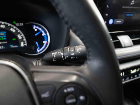 Used 2023 Toyota RAV4 SE image 14