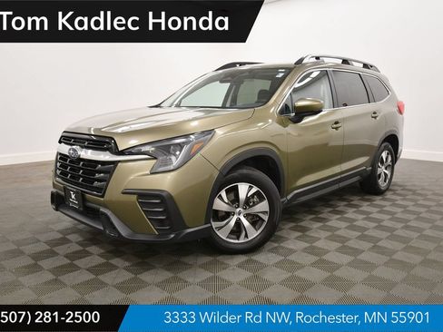 Used 2025 Subaru Ascent Premium AWD/4WD image 1