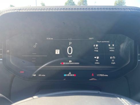 Used 2025 Land Rover Range Rover SE AWD/4WD image 14