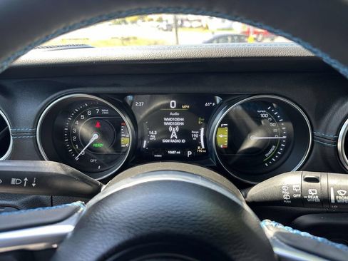 Used 2023 Jeep Wrangler Unlimited Rubicon 4xe w/ Cold Weather Group AWD/4WD image 22