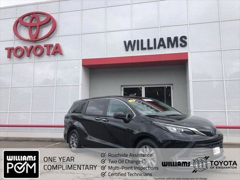Certified 2024 Toyota Sienna XLE AWD/4WD image 1
