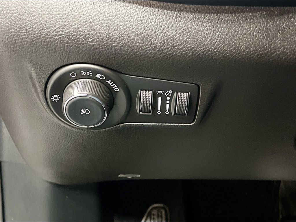 Used 2024 Jeep Compass Limited AWD/4WD image 10