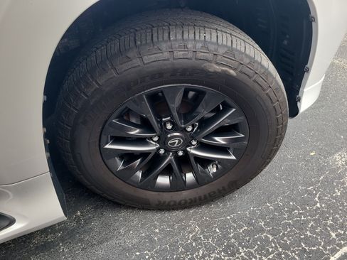 Used 2020 Lexus GX 460 Premium w/ Premium Package AWD/4WD image 9