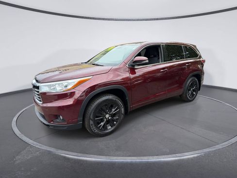 Used 2015 Toyota Highlander Plus AWD/4WD image 2