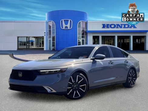 Used 2023 Honda Accord Touring image 1