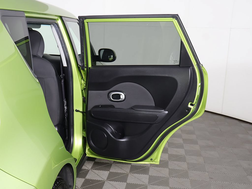 Used 2014 Kia Soul FWD image 16