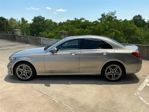 Used 2020 Mercedes-Benz C 300 4MATIC Sedan image 2