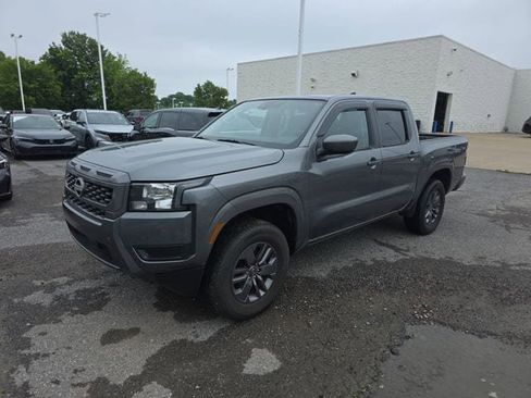 Used 2025 Nissan Frontier SV AWD/4WD image 1