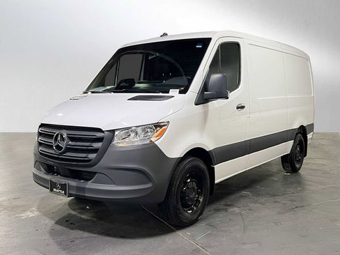 Used 2025 Mercedes-Benz Sprinter 2500 image 7