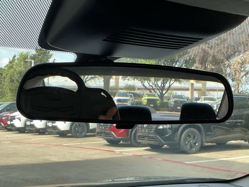 Used 2025 Nissan Sentra S image 27