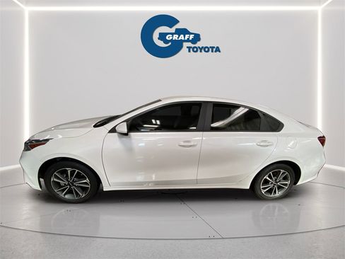 Used 2024 Kia Forte LXS image 3