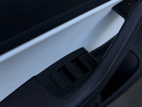 Used 2018 Tesla Model 3 Long Range image 30