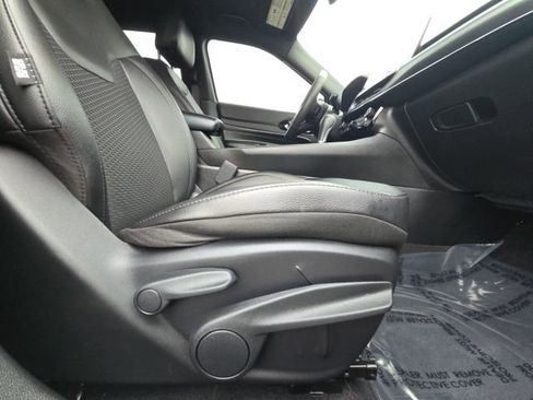 Used 2025 Jeep Compass Latitude w/ Altitude Special Edition image 16