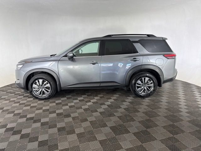 Certified 2025 Nissan Pathfinder SV w/ Cargo Package AWD/4WD image 8