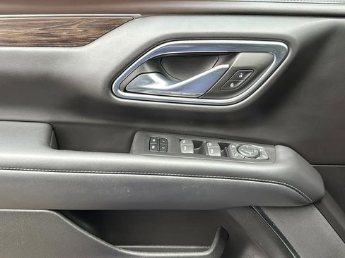 Used 2023 Chevrolet Suburban Z71 w/ Luxury Package image 12