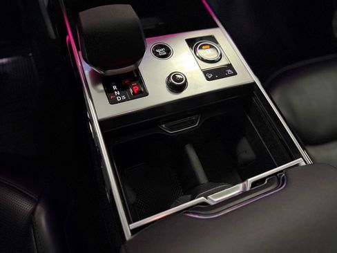 Used 2023 Land Rover Range Rover Long Wheelbase Autobiography image 30