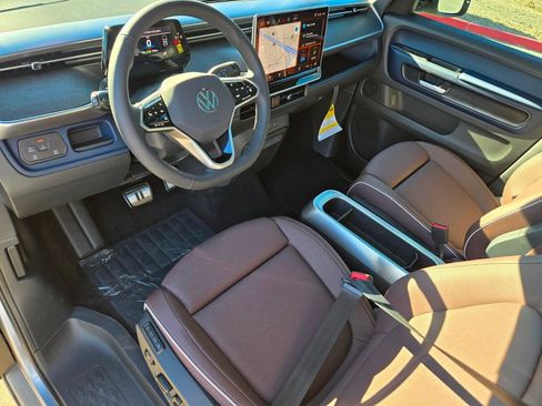 New 2025 Volkswagen ID. Buzz Pro S Plus RWD image 9