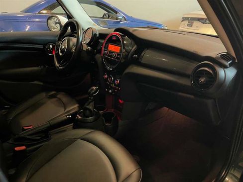 Used 2016 MINI Cooper 4-Door Hardtop image 48