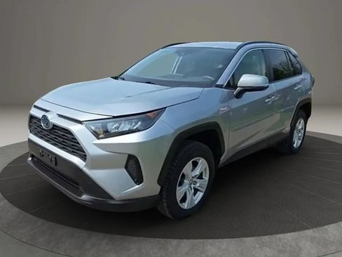 Used 2020 Toyota RAV4 LE w/ All Weather Liner Package AWD/4WD image 3