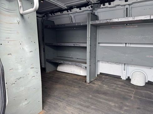 Used 2017 Chevrolet Express 2500 image 22