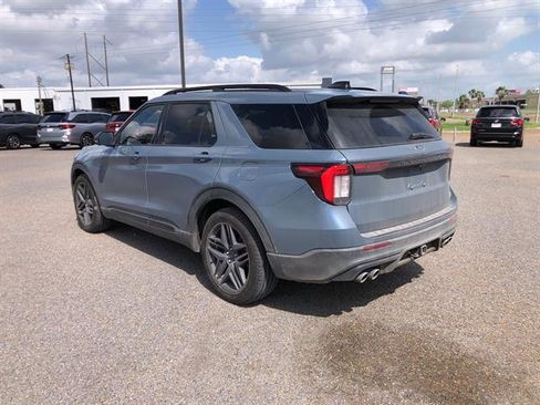 Used 2025 Ford Explorer ST image 5