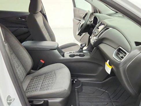 Used 2022 Chevrolet Equinox LT w/ LPO, Floor Liner Package image 35