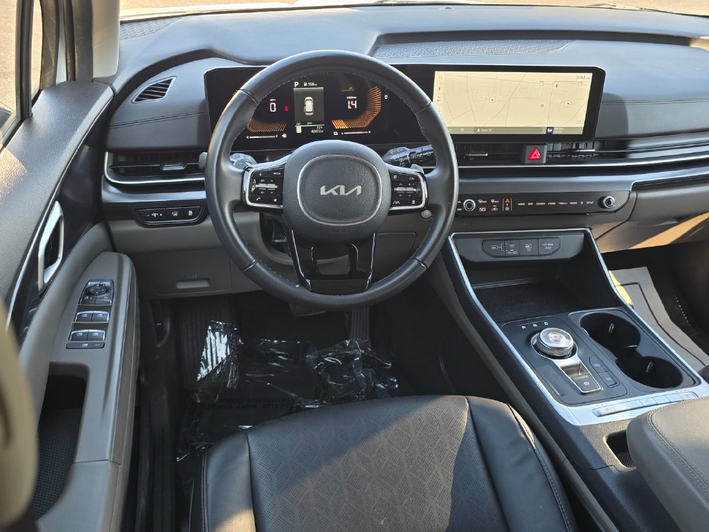 Used 2026 Kia Carnival LXS FWD image 11