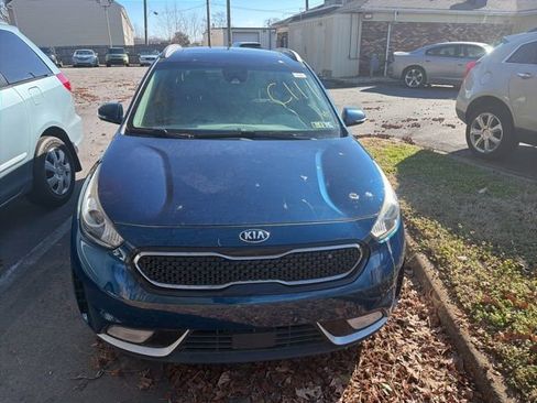Used 2017 Kia Niro Touring w/ Advanced Technology Package image 2