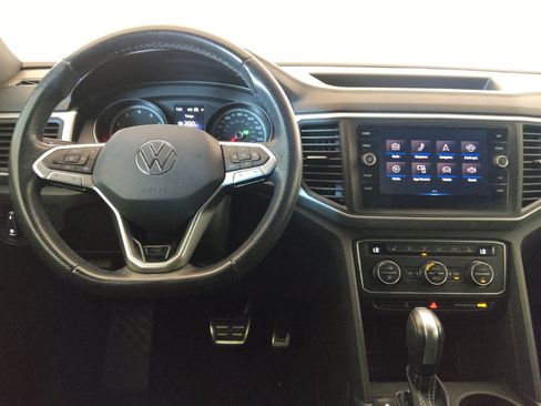 Used 2021 Volkswagen Atlas Cross Sport SE w/ Panoramic Sunroof Package FWD image 22