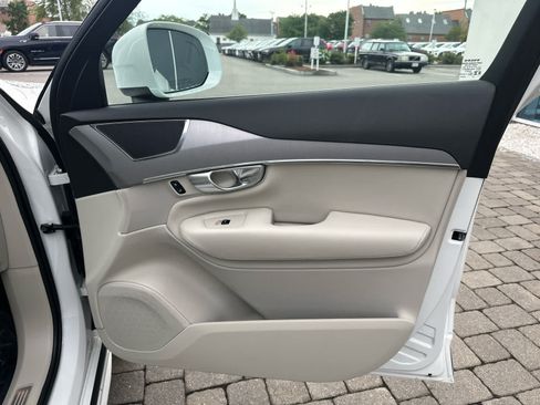 Used 2023 Volvo XC90 B5 Core w/ Climate Package AWD/4WD image 41