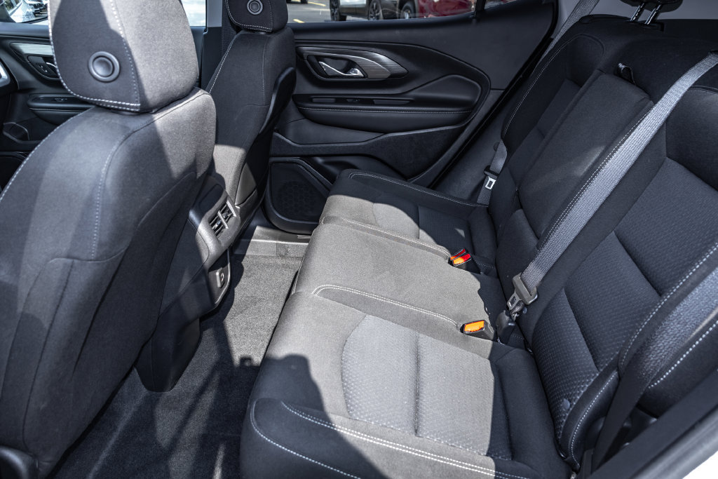 Used 2023 GMC Terrain SLE w/ Driver Convenience Package FWD image 28