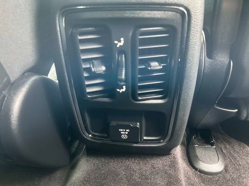 Used 2016 Jeep Grand Cherokee Laredo w/ Quick Order Package 23E image 16