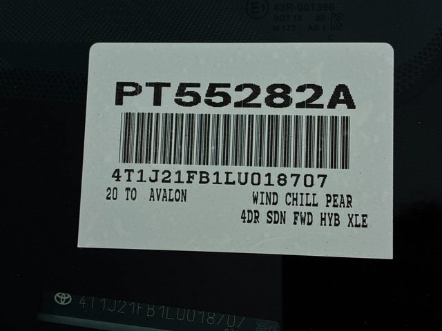 Used 2020 Toyota Avalon XLE w/ Preferred Accessory Package FWD image 31