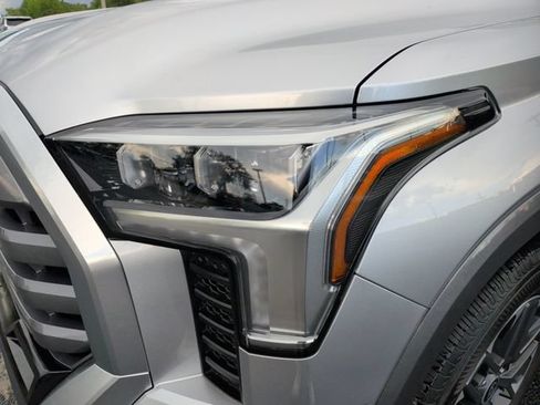 Used 2024 Toyota Tundra Limited AWD/4WD image 11