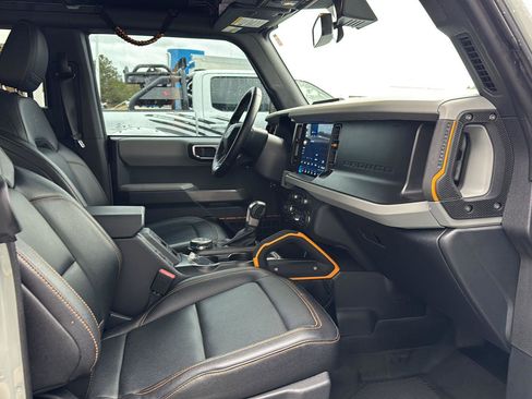 Used 2023 Ford Bronco Badlands image 10